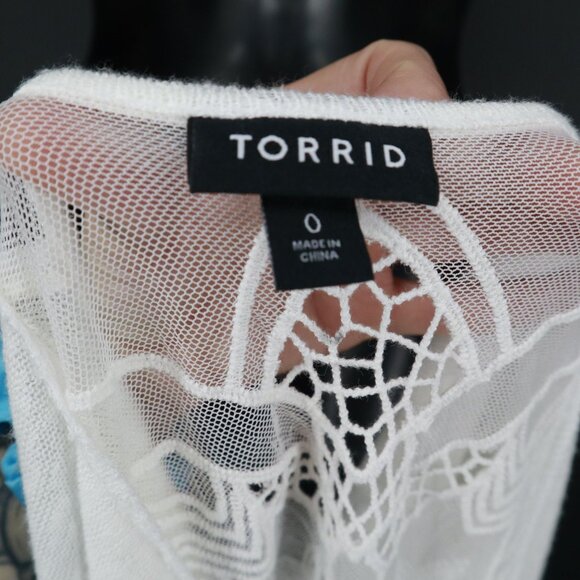 Torrid Cardigan Womens 0 White Boho Ethereal Resort Coastal Crochet Grannycore - Picture 3 of 16